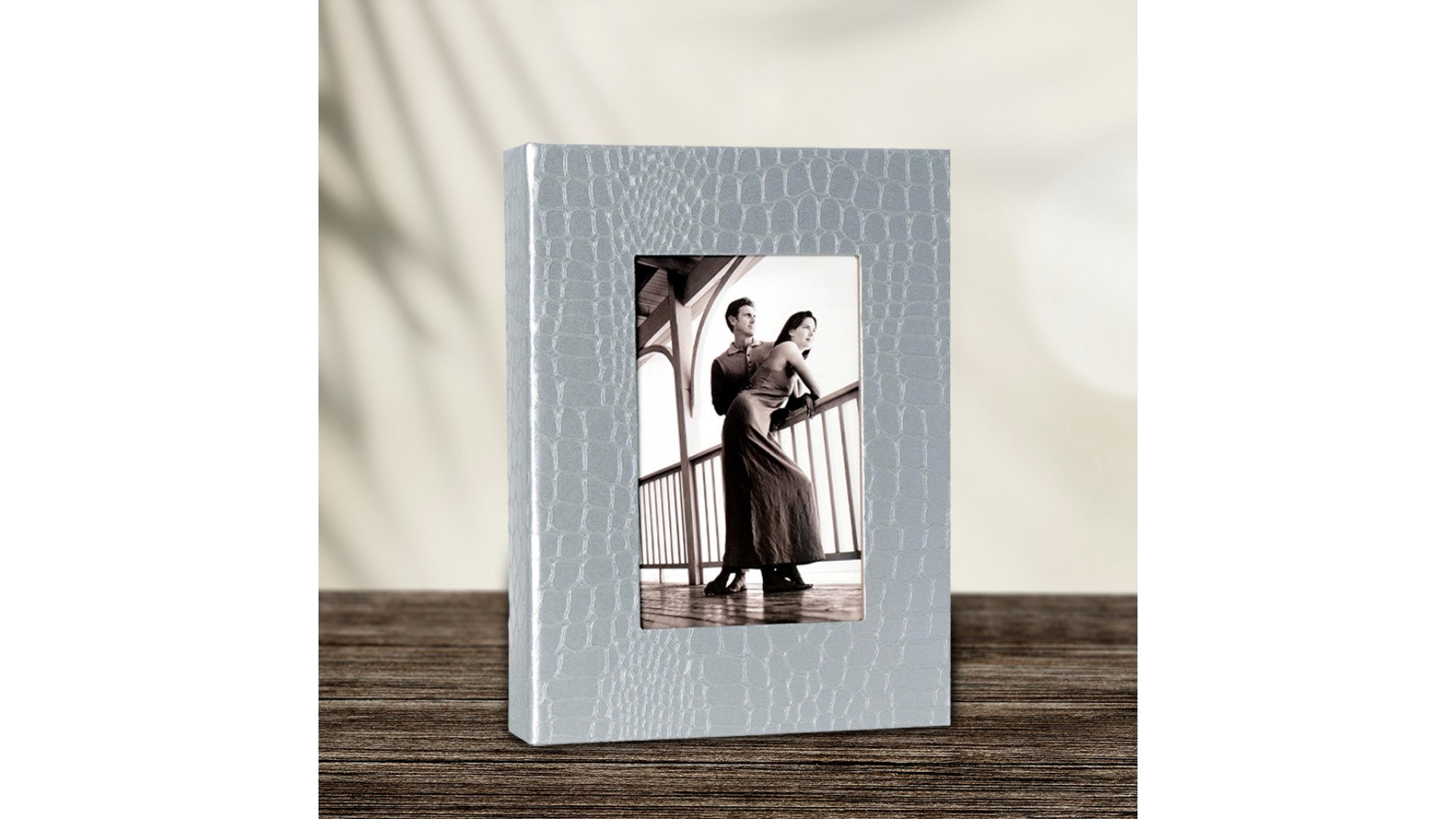 Deri Fotoğraf Albümü Modelleri | Kişiye Özel & Lüks Albümler