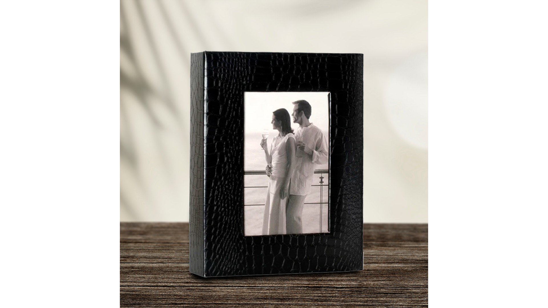 Deri Fotoğraf Albümü Modelleri | Kişiye Özel & Lüks Albümler